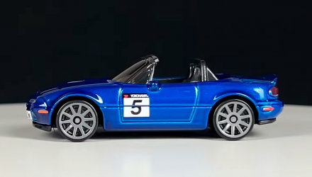 Тематична Машинка Hot Wheels '91 Mazda MX-5 Miata Japanese Classics 1:64 HLK17 Blue - Retromagaz, image 4