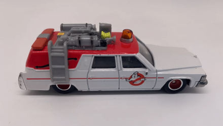 Машинка Premium Hot Wheels Ecto-1 Ghostbusters Rep. Entertainment 1:64 DWJ72 White - Retromagaz, image 3