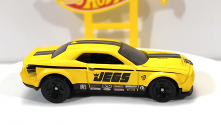 Машинка Базовая Hot Wheels '18 Dodge Challenger SRT Demon Muscle Mania 1:64 GHD04 Yellow - Retromagaz, image 4