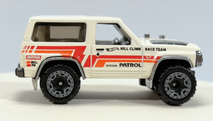 Машинка Базовая Hot Wheels Nissan Patrol Custom J-Imports 1:64 HKG23 Tan - Retromagaz, image 3