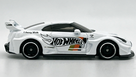 Машинка Базовая Hot Wheels Liberty Walk LB-Silhouette Works GT Nissan 35GT-RR Ver.2 Dream Garage 1:64 HCX49 White - Retromagaz, image 4