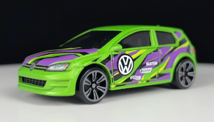 Тематическая Машинка Hot Wheels Volkswagen Golf Mk7 Neon Speeders 1:64 HLH72/HLH74 Green - Retromagaz, image 2