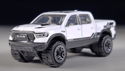 Машинка Базовая Hot Wheels 2020 Ram 1500 Rebel Factory Fresh 1:64 HTC52 White - Retromagaz, image 1