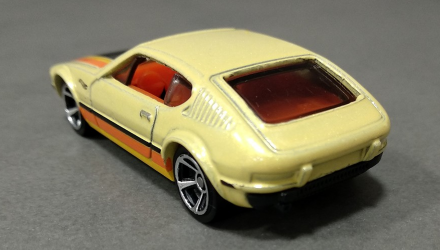 Машинка Базовая Hot Wheels Volkswagen SP2 Volkswagen 1:64 FYD62 Yellow - Retromagaz, image 3