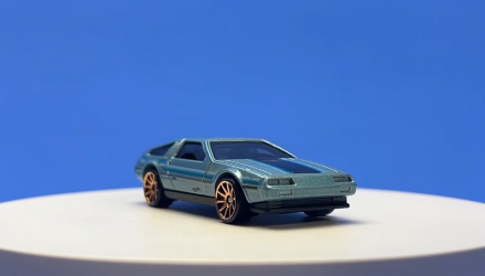 Машинка Базовая Hot Wheels DMC Delorean The `80S 1:64 HKG84 Silver - Retromagaz, image 1