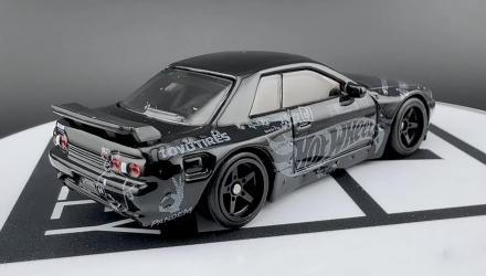 Машинка Premium Hot Wheels Nissan Skyline GT-R (R32) Pandem Chase Modern Classics 1:64 HRW01 Black - Retromagaz, image 3