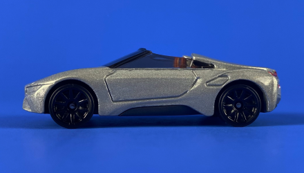 Машинка Базовая Hot Wheels BMW i8 Roadster Roadsters 1:64 HKH44 Silver - Retromagaz, image 4