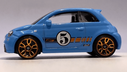 Машинка Базовая Hot Wheels Fiat 500e Compact Kings 1:64 HTD03 Blue - Retromagaz, image 3