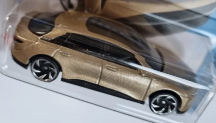 Машинка Базовая Hot Wheels Lucid Air Factory Fresh 1:64 HKJ29 Gold - Retromagaz, image 1