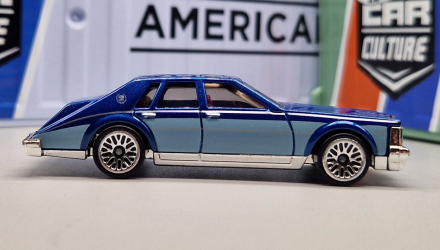 Машинка Базовая Hot Wheels '82 Cadillac Seville The `80S 1:64 HKJ64 Dark Blue - Retromagaz, image 5