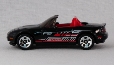 Машинка Базовая Hot Wheels '91 Mazda MX-5 Miata J-Imports 1:64 HTC47 Black - Retromagaz, image 3