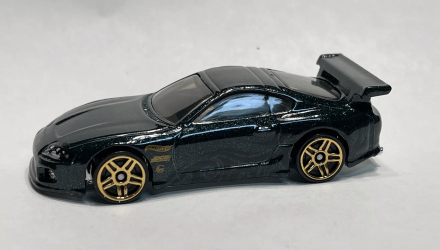 Машинка Базовая Hot Wheels Toyota Supra The `90S 1:64 HTB09 Green - Retromagaz, image 1