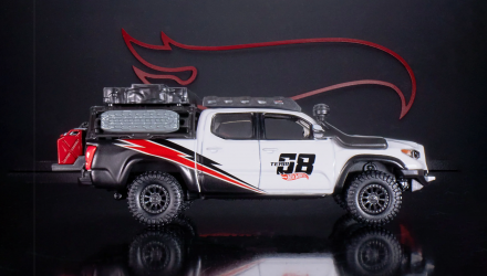 Машинка Premium Hot Wheels '17 Toyota Tacoma Elite 64 1:64 HNJ64 White - Retromagaz, image 4