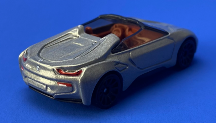 Машинка Базовая Hot Wheels BMW i8 Roadster Roadsters 1:64 HKH44 Silver - Retromagaz, image 3