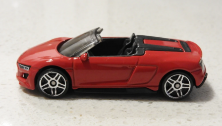 Машинка Базовая Hot Wheels 2019 Audi R8 Spyder Factory Fresh 1:64 GHF93 Red - Retromagaz, image 4