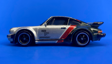 Машинка Premium Hot Wheels Cyberpunk 2077 Porsche 911 Turbo (930) Rep. Entertainment 1:64 HCP04 Grey - Retromagaz, image 4