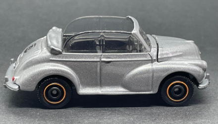 Тематична Машинка Matchbox Morris Minor 70th Special Edition Moving Parts 1:64 FWD28/HLG35 Silver - Retromagaz, image 4