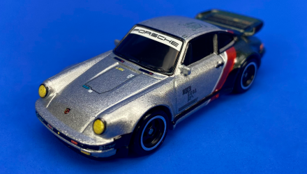 Машинка Premium Hot Wheels Cyberpunk 2077 Porsche 911 Turbo (930) Rep. Entertainment 1:64 HCP04 Grey - Retromagaz, image 2