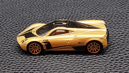 Машинка Базова Hot Wheels Pagani Huayra Exotics 1:64 GRY90 Gold - Retromagaz, image 2