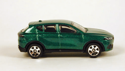 Машинка Велике Місто Matchbox 2023 Alfa Romeo Tonale Roadtrip 1:64 HVN47 Green - Retromagaz, image 4