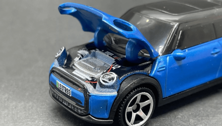 Тематическая Машинка Matchbox Mini Cooper 2022 Mini EV Moving Parts 1:64 FWD28/HVM80 Blue - Retromagaz, image 4