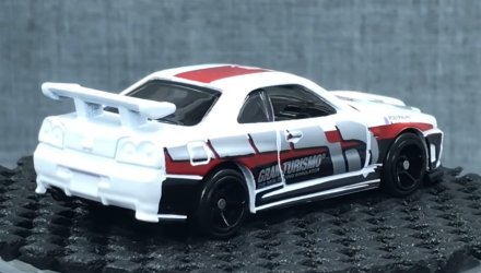 Тематическая Машинка Hot Wheels Nissan Skyline GT-R (R34) Gran Turismo 1:64 FKF27 White - Retromagaz, image 3