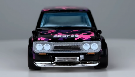 Тематическая Машинка Hot Wheels Datsun 510 Wagon Neon Speeders 1:64 HLH72/HRW68 Black - Retromagaz, image 5