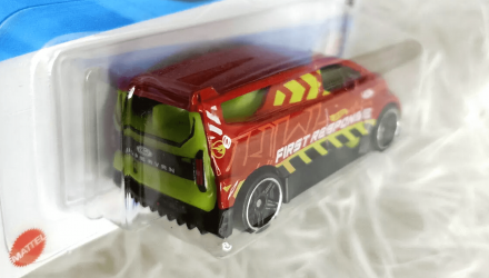 Машинка Базовая Hot Wheels Ford Performance Supervan 4 Treasure Hunts First Response 1:64 JBC20 Red - Retromagaz, image 3