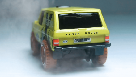 Машинка Базова Hot Wheels Range Rover Classic Mud Studs 1:64 HCX52 Tan - Retromagaz, image 5