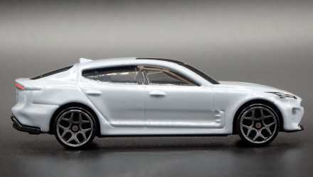 Машинка Базовая Hot Wheels 2019 KIA Stinger GT Factory Fresh 1:64 GHF02 Grey - Retromagaz, image 4