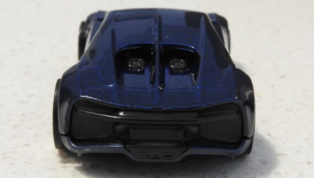 Машинка Базовая Hot Wheels '16 Bugatti Chiron Exotics 1:64 FYB49 Metallic Blue - Retromagaz, image 6