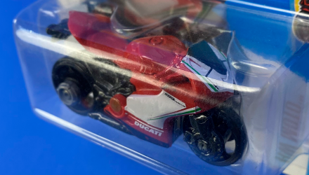 Машинка Базовая Hot Wheels Ducati 1199 Panigale Moto 1:64 DTY24 Red - Retromagaz, image 4