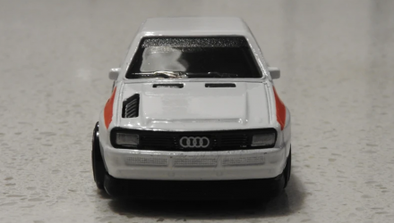 Машинка Базовая Hot Wheels '84 Audi Sport Quattro Baja Blazers 1:64 FWG04 White - Retromagaz, image 5