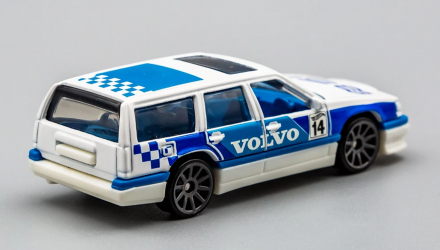 Машинка Базова Hot Wheels Volvo 850 Estate Race Day 1:64 GHB52 White - Retromagaz, image 3