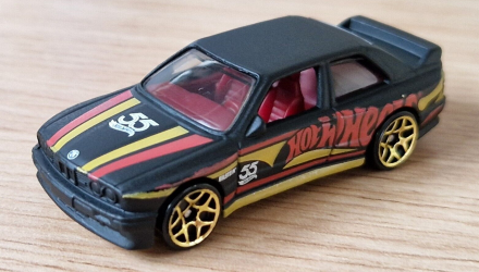 Тематична Машинка Hot Wheels '92 BMW M3 55th Anniversary Black and Yellow 1:64 HLJ97 Black - Retromagaz, image 5