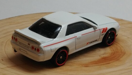 Машинка Базовая Hot Wheels Skyline GT-R (BNR32) Yokohama Nissan 1:64 FYF04 White - Retromagaz, image 3