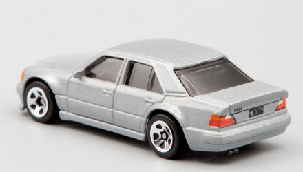 Машинка Базовая Hot Wheels Mercedes-Benz 500 E Factory Fresh 1:64 GTB73 Silver - Retromagaz, image 3