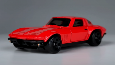 Тематическая Машинка Hot Wheels Custom Corvette Stingray Coupe Women of Fast & Furious 1:64 HNR88/HRW40 Red - Retromagaz, image 2