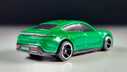 Машинка Базовая Hot Wheels Porsche Taycan Turbo S Factory Fresh 1:64 HKJ31 Green - Retromagaz, image 3