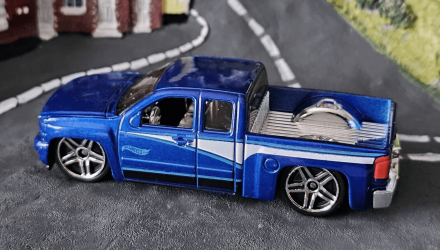 Машинка Базовая Hot Wheels Chevy Silverado Then and Now 1:64 HTC67 Blue - Retromagaz, image 4