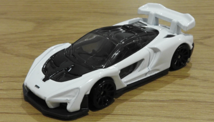 Машинка Базовая Hot Wheels McLaren Senna Nightburnerz 1:64 GHD18 White - Retromagaz, image 2