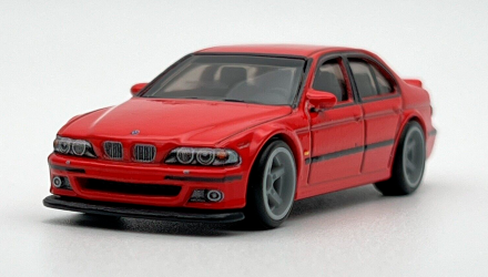 Машинка Premium Hot Wheels '01 BMW M5 Canyon Warriors 1:64 FPY86/HKC52 Red - Retromagaz, image 2