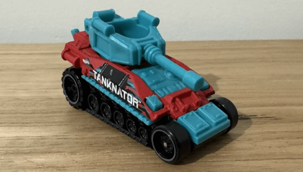 Машинка Базовая Hot Wheels Tanknator Netflix Ride-Ons 1:64 HTD42 Red - Retromagaz, image 1