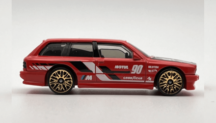 Машинка Базовая Hot Wheels BMW M3 Wagon Modified 1:64 HTD89 Red - Retromagaz, image 3