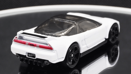 Машинка Базовая Hot Wheels '90 Acura NSX The `90S 1:64 HTF02 White - Retromagaz, image 3