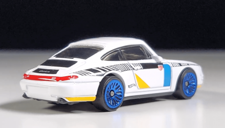 Машинка Базовая Hot Wheels '96 Porsche Carrera Magnus Walker The `90S 1:64 HTF01 White - Retromagaz, image 2