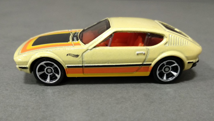 Машинка Базовая Hot Wheels Volkswagen SP2 Volkswagen 1:64 FYD62 Yellow - Retromagaz, image 4