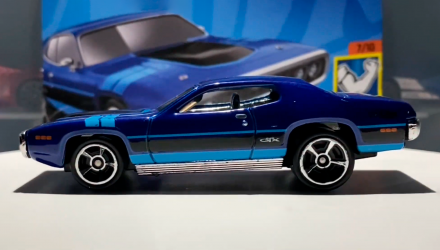 Машинка Базовая Hot Wheels '71 Plymouth GTX Muscle Mania 1:64 HKK91 Blue - Retromagaz, image 4