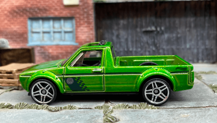 Машинка Базовая Hot Wheels Volkswagen Caddy Volkswagen 1:64 FYD59 Green - Retromagaz, image 2