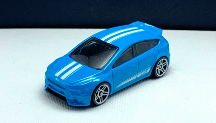 Машинка Базовая Hot Wheels Ford Focus RS Hatchbacks 1:64 HCV28 Blue - Retromagaz, image 2